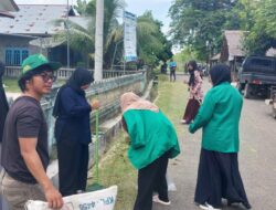 Partisipasi Mahasiswa Kkn K-80 Unimal Dalam Kegiatan Gotong Royong Bersama Warga