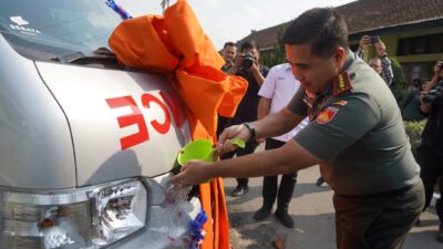 Danrem Wijayakusuma Terima Mobil Ambulance CSR BRI Purwokerto