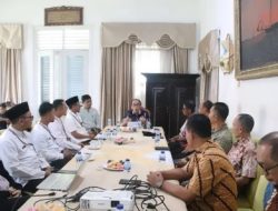 Sekda dan dt peduli bahas persiapan peresmian huntap desa kertaangsana nyalindung