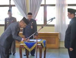 Pj Bupati Drs Nukman M.M. Melantik Serta Pengambilan Sumpah Jabatan SEKDA