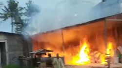 Pabrik Kayu di Kendal Terbakar, Polisi dan Damkar Terjun ke Lokasi