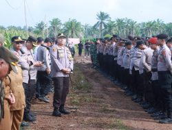 Polisi dan TNI Bersinergi Jaga Harmoni Saat Penertiban Lahan di Lamsel