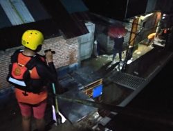 Tim SAR Gabungan Lakukan Pencarian, Warga Terseret Arus Banjir di Bandar Lampung