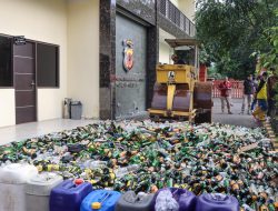 Polresta Cirebon Musnahkan Ribuan Miras Hasil KRYD dan Operasi Pekat