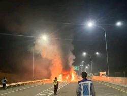 Bus Shantika Jurusan Cileungsi-Jepara Terbakar di Exit Tol Kaliwungu Kendal