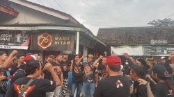 Squad Nusantara Elang Timur Bagikan Takjil Gratis ke Pengendara di Lampu Merah Kranggan