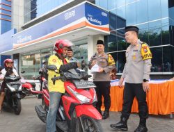Kapolres dan BRI Tulungagung Bagikan Takjil Bersama
