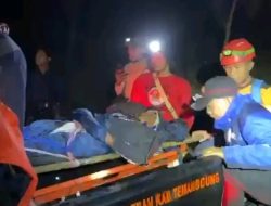 Tim Gabungan Evakuasi Dua Pendaki Alami Cidera di Gunung Sindoro