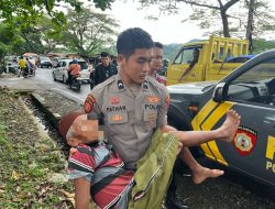 GERCEP!!! Polresta Cirebon Bantu Korban Laka Lantas