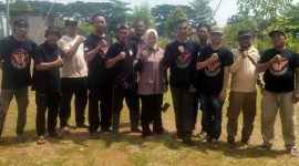 Ketua DPD Tani Merdeka Kota Pekalongan, Mungki Retnosari, S.E (tengah)