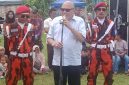 Toto Dirgantoro berikan sambutan dalam acara Temu Kangen dan Nguri-uri Budaya Banyumas di Lapangan Bobosan, Kecamatan Purwokerto Utara, Banyumas, Kamis (1/5/2025)