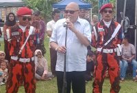 Toto Dirgantoro berikan sambutan dalam acara Temu Kangen dan Nguri-uri Budaya Banyumas di Lapangan Bobosan, Kecamatan Purwokerto Utara, Banyumas, Kamis (1/5/2025)