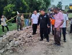 Plengsengan Jalan Ambles di Jintel, Bupati Nganjuk Minta Cepat Diperbaiki