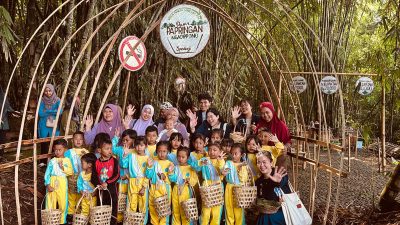 Walking Tour Mlaku Lampah, Mahasiswa UMN Terkesan dengan Pasar Papringan Temanggung