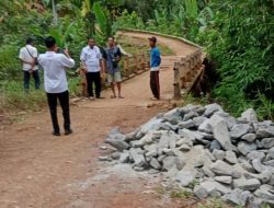 Pembangunan di Sinarjawa Direalisasikan Pemkab, Warga Menghadiahi Doa untuk Bupati Tanggamus dan Jajarannya