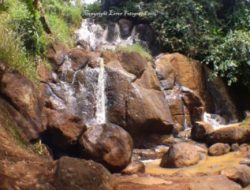 Curug Mawi yang tersembunyi di Desa Warnajati