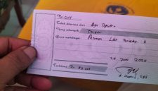 Kwitansi pelunasan LKS atas nama AP