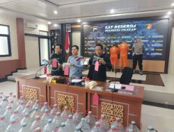 Pasangan Kekasih Pengangsu dan Penimbun Pertalite di Cilacap Ditangkap Polisi