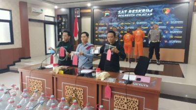 Pasangan Kekasih Pengangsu dan Penimbun Pertalite di Cilacap Ditangkap Polisi