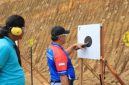 Anggota Polres Wonosobo menggelar latihan menembak di Lapangan Sawangan (Ist)