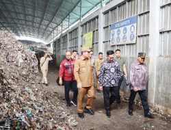 Bupati Sadewo Terima Kunjungan Bupati Belitung Timur di TPA BLE