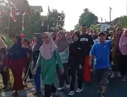 Semarakkan HUT ke-80 RI, Tumpah Rumahnya Warga Ikuti Jalan Sehat Didesa Palembapang