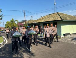 Datangi Kodim 0421, Kapolres AKBP Toni Kasmiri Bersama Anggotanya Bawa Tumpeng di HUT TNI ke-80