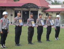 Polres Blitar Gelar Upacara PTDH Anggota yang Melakukan Pelanggaran