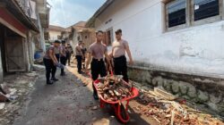 Polisi Temanggung Sigap Bersihkan 43 Rumah Korban Angin Kencang