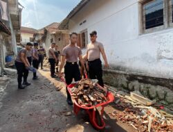 Polisi Temanggung Sigap Bersihkan 43 Rumah Korban Angin Kencang