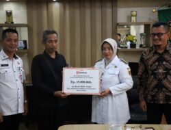 Bupati Purworejo Serahkan Tali Asih kepada Keluarga Laka Laut Pantai Dewaruci Jatimalang