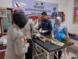Polres Lamsel Gelar Bakti Sosial, Sunatan Massal, dan Pemeriksaan Kesehatan Lansia di Desa Ruguk