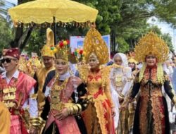 Ribuan peserta ramaikan pawai budaya meriahkan HUT ke-69 Lamsel