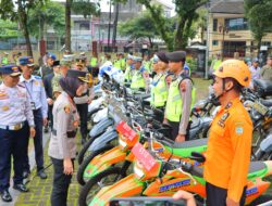 Kapolres Salatiga Pimpin Apel Gelar Pasukan Operasi Lilin Candi 2025