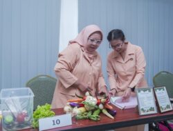 Unik! Rayakan HUT ke-26 Dharma Wanita Unsoed Sulap Sayuran Jadi Buket Estetik