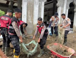 Wujud Kepedulian Masyarakat, Polres Pidie Jaya Gelar Bakti Sosial di Dua Lokasi Terdampak Banjir Bandang