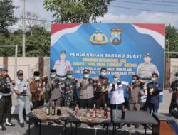 Polres Blitar Musnahkan 3.141 Botol Miras dan 52 Knalpot Brong dalam Rilis Akhir Tahun 2025