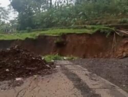 Curah Hujan Tinggi, Longsor Putus Akses Jalan Gemawang-Ngadisepi
