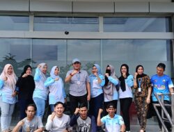 DPMPPTSP Lamsel, Jum’at Bersih- Bersih Didepan Halaman Kantor Untuk Jaga ASRI