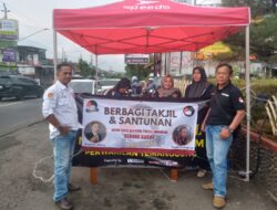 Media Gebrakkasus.com Berbagi Takjil untuk Pengendara di Temanggung