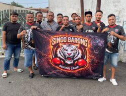 Komunitas Camp Boxing Singo Barong Bagikan 500 Paket Takjil di Jl. Duku Semarang