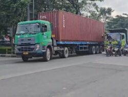 Polda Jateng Lakukan Penyekatan Kendaraan Sumbu Tiga dalam Operasi Ketupat Candi 2026