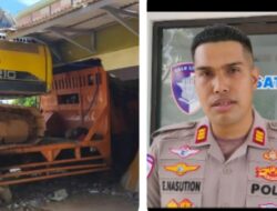 Sopir Truk Pengangkut Ekskavator Kabur Setelah Tabrak Rumah Warga di Lamsel