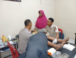 Buruh 62 Tahun Ini Bersyukur Anaknya Bisa Ikut Sunat Gratis Hari Bhayangkara ke-80