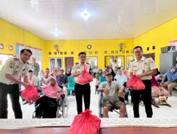 Hadir Untuk Masyarakat, Lapas Kalianda Salurkan Bantuan Sembako kepada Warga Desa Negeri Pandan
