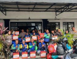 Sambut HUT Bhayangkara ke-80, Ditlantas Polda Lampung Bagikan 1000 Paket Sembako, Ojol Dibekali Safety Riding