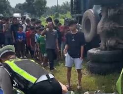 KECELAKAAN BERUNTUN TIGA TRUK DI LAMSEL, DUA ORANG MENINGGAL DUNIA