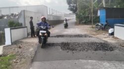 Baru Selesai Diperbaiki, Oprit Jembatan Kawungcarang -Tambansogra Ambles, Transparansi Proyek Ikut Dipertanyakan