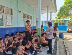 Naik Perahu Demi Edukasi, Polisi Bekali Pelajar Pulau Sebesi Lawan Narkoba dan Bullying
