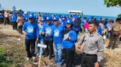 HUT ke-25, DPC Partai Demokrat Lampung Selatan Bersihkan Pantai dan Tanam Pohon mangrove